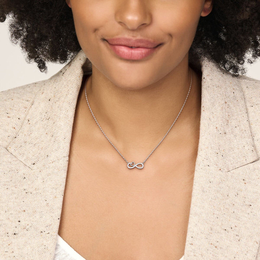 Zilveren Infinty Ketting - met Hartje en Zirkonia Steentjes