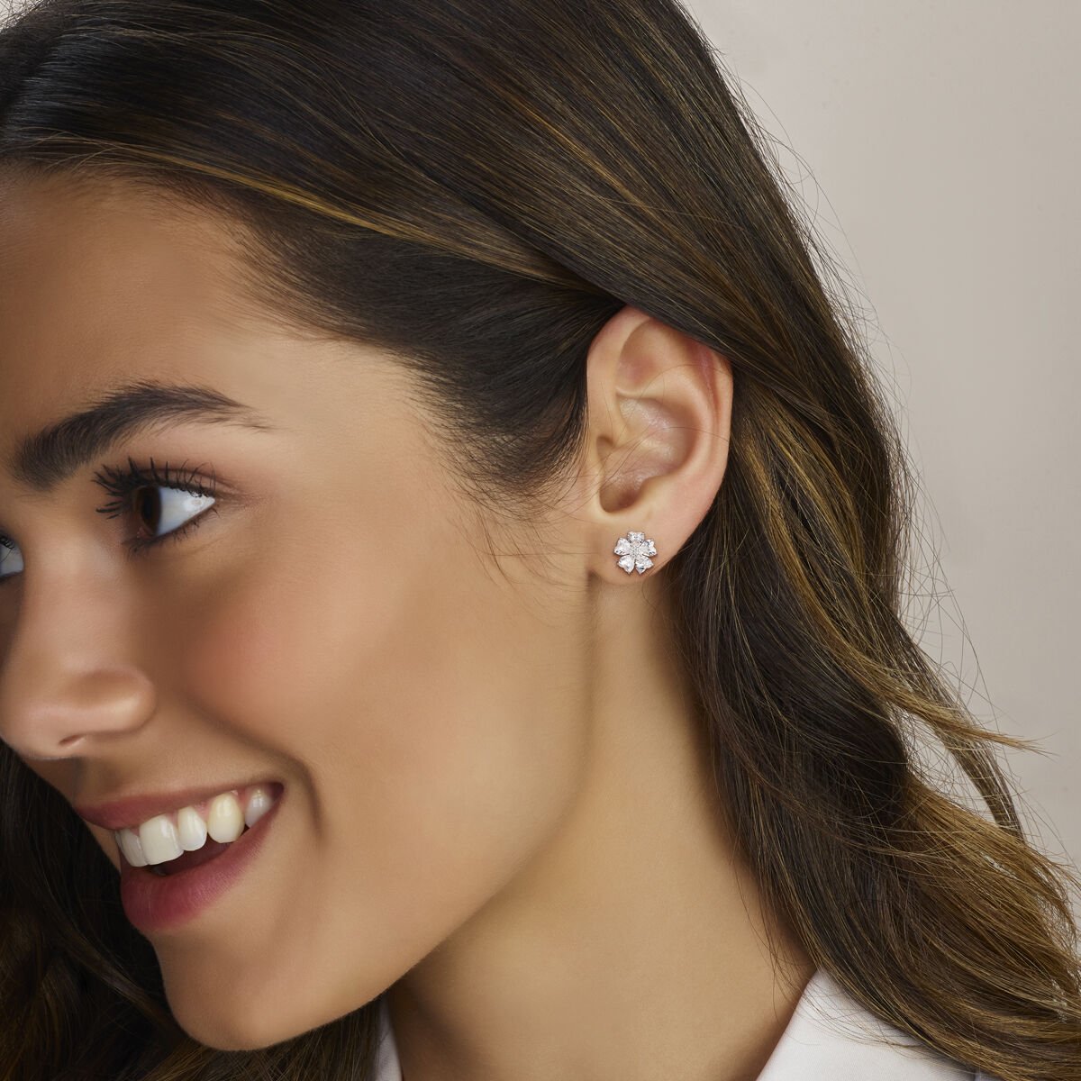 Zilveren Oorbellen Bloemvorm met Steentjes - 10,5 mm in Echt Zilver